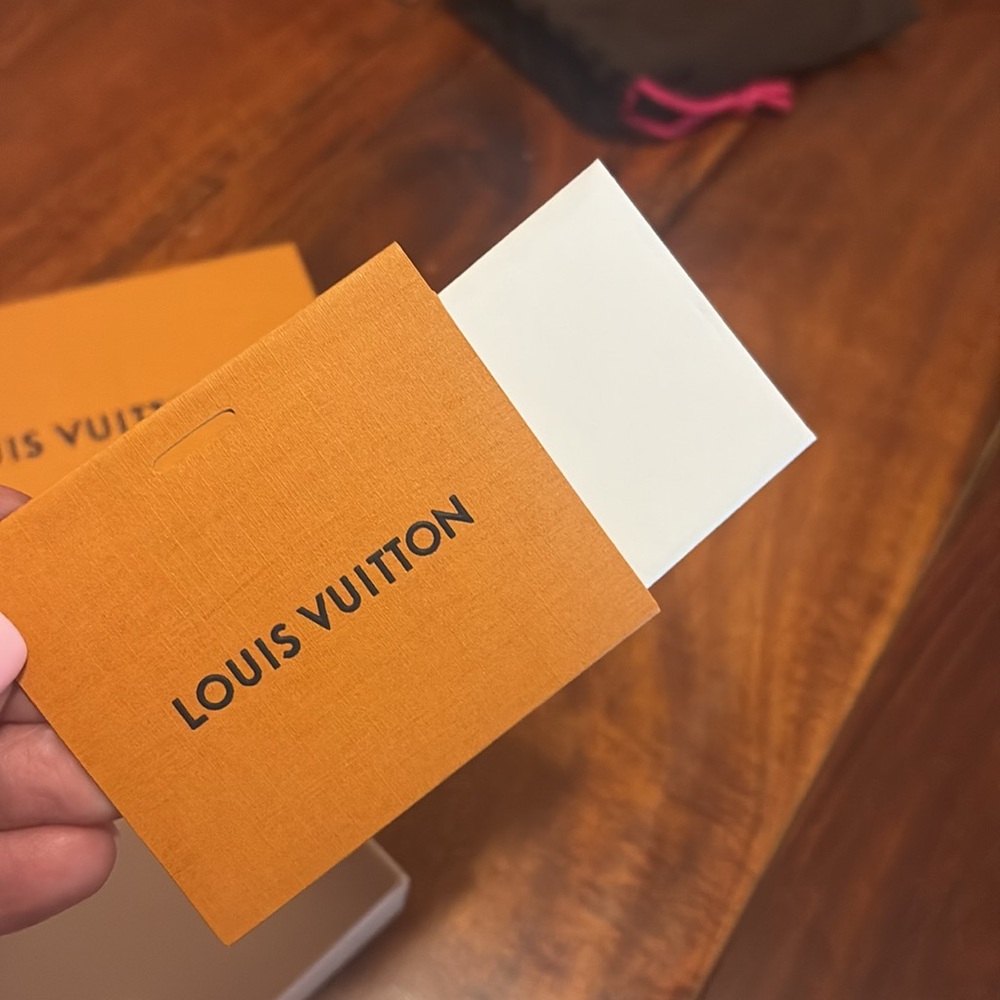 Louis Vuitton Gift Box with Duster - Picture 2 of 3